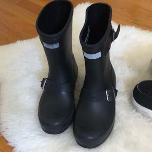 Black hunter rain boots